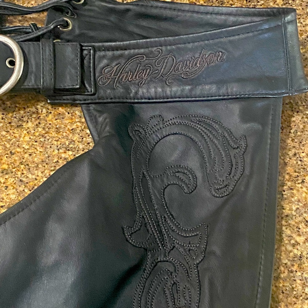 Harley Davidson Women’s Eden Premium Chaps Medium EUC Embroidered